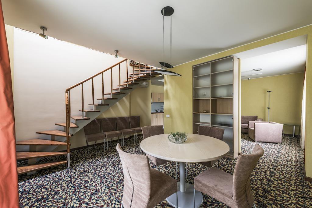 Oro Nida Hotel Bagian luar foto